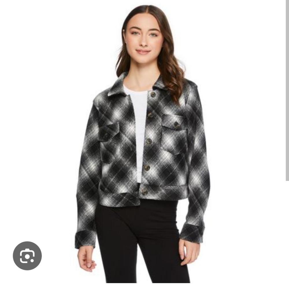 No Boundaries cropped shacket - Walmart